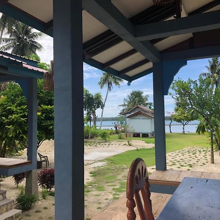 New Raya - Nias Beach Bungalows Lagudri Bagian luar foto