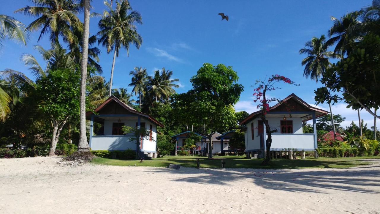 New Raya - Nias Beach Bungalows Lagudri Bagian luar foto