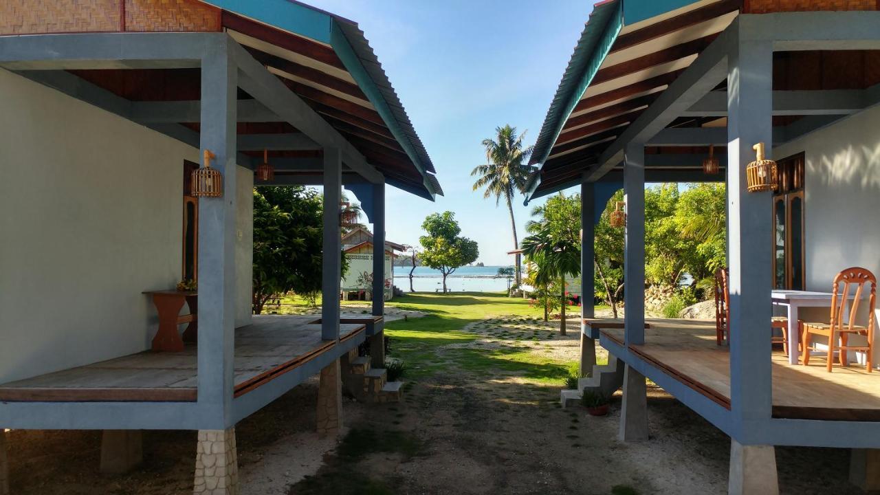 New Raya - Nias Beach Bungalows Lagudri Bagian luar foto