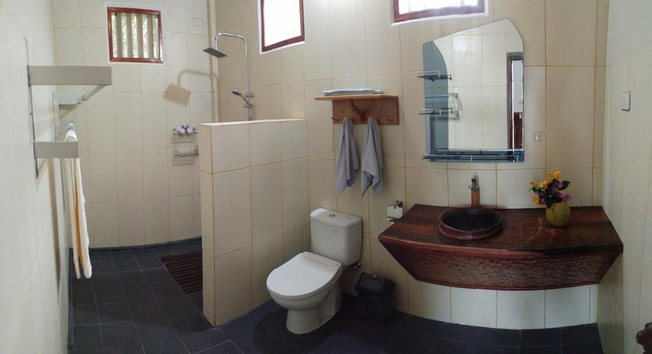 New Raya - Nias Beach Bungalows Lagudri Bagian luar foto